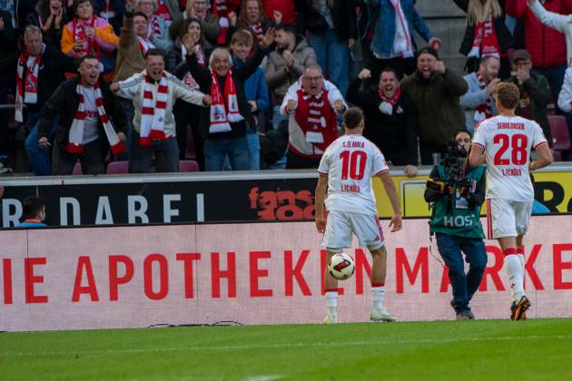 Said El Mala, midfielder, 1. FC Köln 10, celebrating after the 2-1 win, 1. FC Köln vs. Borussia Mönchengladbach, soccer, Bundesliga, Matchday 5, October 11, 2026. DFB and DFL regulations prohibit any use of photographs as image sequences and or quasi-video. Cologne, North Rhine-Westphalia, Germany Copyright: xkolbert-press MartinxWdziecznyx
