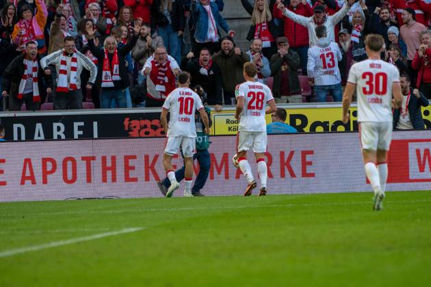 Said El Mala, midfielder, 1. FC Köln 10, celebrating after the 2-1 win, 1. FC Köln vs. Borussia Mönchengladbach, soccer, Bundesliga, Matchday 5, October 11, 2026. DFB and DFL regulations prohibit any use of photographs as image sequences and or quasi-video. Cologne, North Rhine-Westphalia, Germany Copyright: xkolbert-press MartinxWdziecznyx