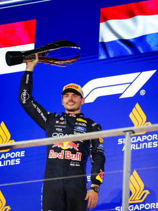 F1 - SINGAPORE GRAND PRIX 2026 podium VERSTAPPEN Max (nld), Red Bull Racing Ford RB22, portrait during the 2026 Formula 1 Singapore Grand Prix, 17th round of the 2026 Formula One World Championship, WM, Weltmeisterschaft from October 9 to 11, 2026 on the Marina Bay Street Circuit, in Singapore, Singapore - SingaporeSingapore Copyright: xANTONINxVINCENTx