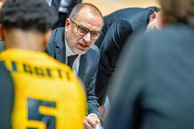 Carles Duran, Head Coach of MHP Riesen Ludwigsburg (GER), Basketball: Löwen Braunschweig vs. MHP Riesen Ludwigsburg, Basketball, easyCredit BBL, Week 3, 2026–27 Season, October 11, 2026 GER, Basketball: Löwen Braunschweig vs. MHP Riesen Ludwigsburg, Basketball, easyCredit BBL, Week 3, 2026–27 season, October 11, 2026 Braunschweig Copyright: xEibner-Pressefoto DanielxREINELTx EP_DRT
