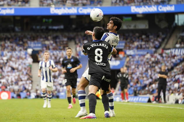Goncalo Guedes of Real Sociedad seen during LaLiga EA Sports 26 27 game between teams of Real Sociedad and Deportivo la Coruna (Mickael Ducint Ball Raw Images) San Sebastian Estadio Anoeta Spain Copyright: xMickaelxDucintx mickaelducint_RealSociedad_Deportivo725