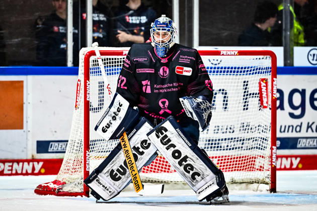Hendrik Hane, Iserlohn Roosters, 32, GER, Iserlohn Roosters vs. Grizzlys Wolfsburg, Ice Hockey, Penny DEL, Matchday 8, 2026–2027 Season, October 11, 2026, GER, Iserlohn Roosters vs. Grizzlys Wolfsburg, Ice Hockey, Penny DEL, Matchday 8, 2026–2027 Season, October 11, 2026, Iserlohn Copyright: xJonasxBrockmann Eibner-Pressefotox EP_JBN