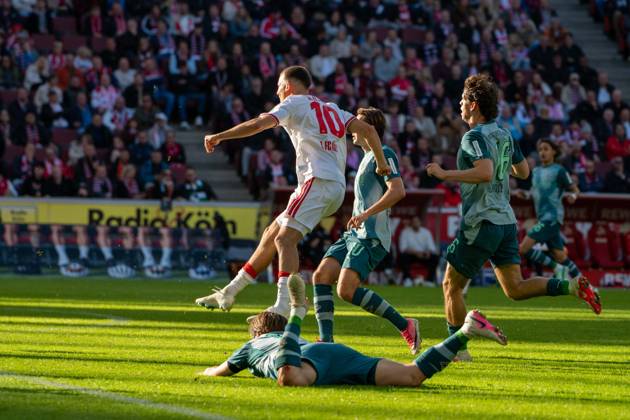 Said El Mala, midfielder, 1. FC Köln 10, during the play that led to the 2-1 goal, 1. FC Köln vs. Borussia Mönchengladbach, soccer, Bundesliga, Matchday 5, October 11, 2026. DFB and DFL regulations prohibit any use of photographs as image sequences and or quasi-video. Cologne, North Rhine-Westphalia, Germany Copyright: xkolbert-press MartinxWdziecznyx