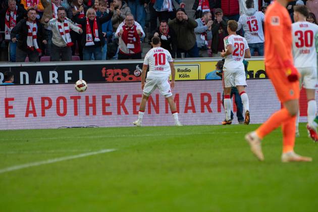 Said El Mala, midfielder, 1. FC Köln 10, celebrating after the 2–1 win, 1. FC Köln vs. Borussia Mönchengladbach, soccer, Bundesliga, Matchday 5, October 11, 2026. DFB and DFL regulations prohibit any use of photographs as image sequences and or quasi-video. Cologne, North Rhine-Westphalia, Germany Copyright: xkolbert-press MartinxWdziecznyx