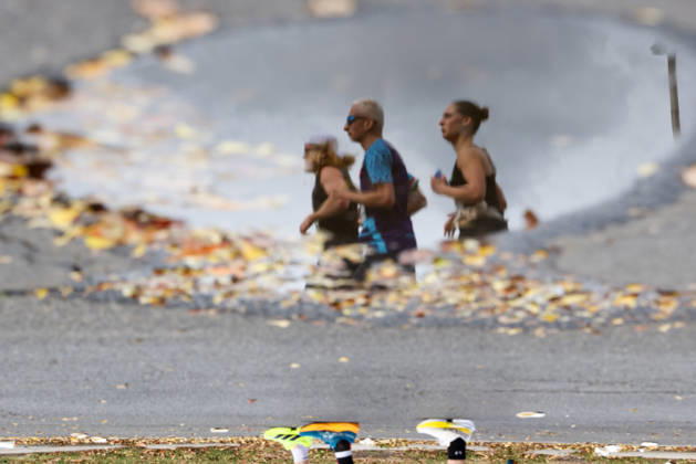 (261011) -- BUDAPEST, Oct. 11, 2026 -- Runners compete during the 41st SPAR Budapest Marathon in Budapest, Hungary, Oct. 11, 2026. ) (SP)HUNGARY-BUDAPEST-BUDAPEST MARATHON HuxZhixuan