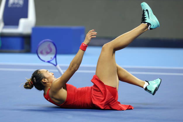 (261011) -- BEIJING, Oct. 11, 2026 -- Zheng Qinwen celebrates victory after the women s singles final between Zheng Qinwen of China and Mirra Andreeva of Russia at 2026 China Open tennis tournament in Beijing, China, Oct. 11, 2026. ) (SP)CHINA-BEIJING-TENNIS-CHINA OPEN-WOMEN S SINGLES-FINAL (CN) ZhangxChenlin