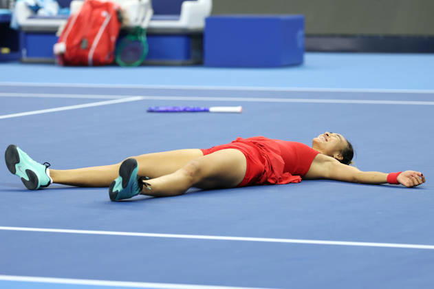 (261011) -- BEIJING, Oct. 11, 2026 -- Zheng Qinwen celebrates victory after the women s singles final between Zheng Qinwen of China and Mirra Andreeva of Russia at 2026 China Open tennis tournament in Beijing, China, Oct. 11, 2026. ) (SP)CHINA-BEIJING-TENNIS-CHINA OPEN-WOMEN S SINGLES-FINAL (CN) ZhangxChenlin