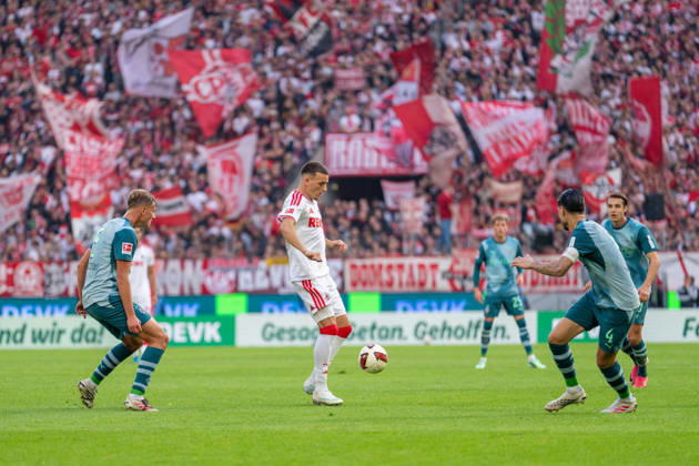 Jan Leszczynski (Borussia Mönchengladbach), No. 5, attacks Said El Mala (1. FC Köln), No. 10, who is playing the ball, Kevin Diks (Borussia Mönchengladbach), 04 1. FC Köln vs. Borussia Mönchengladbach, soccer, Bundesliga, Matchday 5, 2026–27 season, October 12, 2026, DFL regulations prohibit any use of photographs as image sequences and or quasi-video, 1. FC Köln vs. Borussia Mönchengladbach, soccer, Bundesliga, Matchday 5, 2026–27 season, December 10, 2026, Cologne Copyright: xEibner-Pressefoto LukasxBaldygax EP_LBA