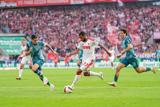 Jan Leszczynski, Borussia Mönchengladbach, No. 05, in a tackle with Linton Maina, No. 37 of 1. FC Köln, who is running into the penalty area with the ball, Philipp Sander, Borussia Mönchengladbach, 16; 1. FC Köln vs. Borussia Mönchengladbach, soccer, Bundesliga, Matchday 5, 2026–27 season, December 10, 2026, DFL regulations prohibit any use of photographs as image sequences and or quasi-video, 1. FC Köln vs. Borussia Mönchengladbach, Soccer, Bundesliga, Matchday 5, 2026–27 Season, October 12, 2026, Cologne Copyright: xEibner-Pressefoto LukasxBaldygax EP_LBA