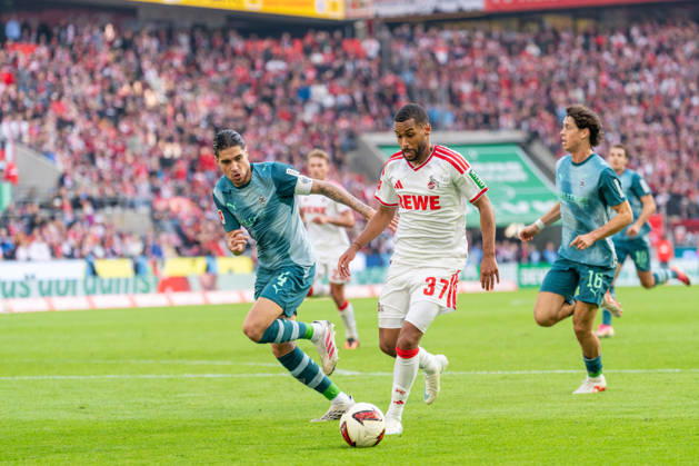 Kevin Diks of Borussia Mönchengladbach, No. 04, in a tackle with No. 37koem in the penalty area during the match between 1. FC Köln and Borussia Mönchengladbach, soccer, Bundesliga, Matchday 5, 2026–27 season, December 10, 2026, DFL regulations prohibit any use of photographs as image sequences and or quasi-video, 1. FC Köln vs. Borussia Mönchengladbach, Soccer, Bundesliga, Matchday 5, 2026–27 Season, October 12, 2026, Cologne Copyright: xEibner-Pressefoto LukasxBaldygax EP_LBA