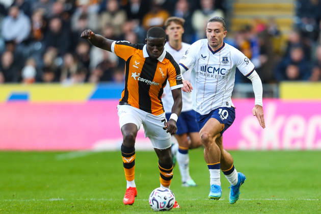Hull City v Everton, Premier League Nobel Mendy Of Hull City Under pressure from Jack Grealish Of Everton during the Hull City v Everton Premier League match at the MKM Stadium, Hull, England on 11 October 2026 Credit: Lee Keuneke Every Second Media Editorial use only. All images are copyright Every Second Media Limited. No images may be reproduced without prior permission. All rights reserved. Premier League and Football League images are subject to licensing agreements with Football DataCo Limited. see https: www.football-dataco.com Copyright: xIMAGO EveryxSecondxMediax ESM-2204-0086 LeexKeunekex xEveryxSecondxMediax
