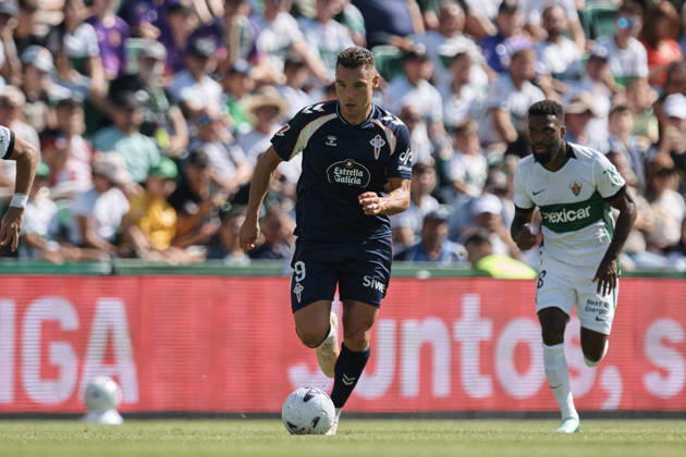 Elche CF v RC Celta de Vigo - LaLiga EA Sports ELCHE, SPAIN - OCTOBER 11: Ferran Jutgla of Celta de Vigo runs with the ball during to the LaLiga 2026 27 EA Sports match between Elche CF and RC Celta de Vigo at Manuel Martinez Valero Stadium on October 11, 2026, in Elche, Spain. (Photo by Francisco Macia Photo Players Images Magara Press) Elche Martinez Valero Stadium Spain Copyright: xFranciscoxMaciax