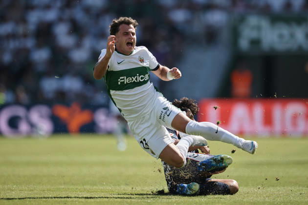 Elche CF v RC Celta de Vigo - LaLiga EA Sports ELCHE, SPAIN - OCTOBER 11: German Valera of Elche CF competes for the ball during to the LaLiga 2026 27 EA Sports match between Elche CF and RC Celta de Vigo at Manuel Martinez Valero Stadium on October 11, 2026, in Elche, Spain. (Photo by Francisco Macia Photo Players Images Magara Press) Elche Martinez Valero Stadium Spain Copyright: xFranciscoxMaciax