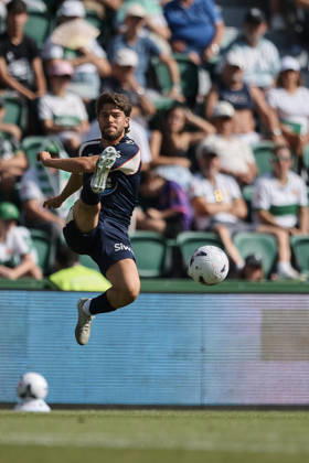 Elche CF v RC Celta de Vigo - LaLiga EA Sports ELCHE, SPAIN - OCTOBER 11: Sergio Carreira of Celta de Vigo in action during to the LaLiga 2026 27 EA Sports match between Elche CF and RC Celta de Vigo at Manuel Martinez Valero Stadium on October 11, 2026, in Elche, Spain. (Photo by Francisco Macia Photo Players Images Magara Press) Elche Martinez Valero Stadium Spain Copyright: xFranciscoxMaciax