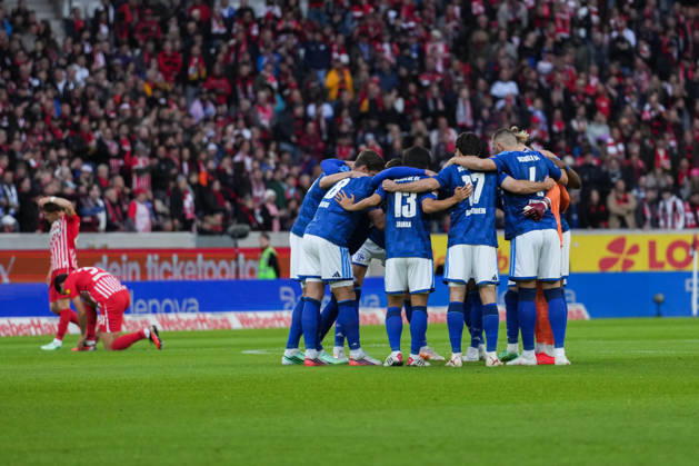 Bundesliga Match: SC Freiburg vs. FC Schalke 04, October 11, 2026. FC Schalke 04 team huddle before the game. Bundesliga Match: SC Freiburg vs. FC Schalke 04, Europa-Park Stadium, October 11, 2026 DFB and DFL regulations prohibit any use of photographs as image sequences and or quasi-video. Copyright: xBEAUTIFULxSPORTS Boscox