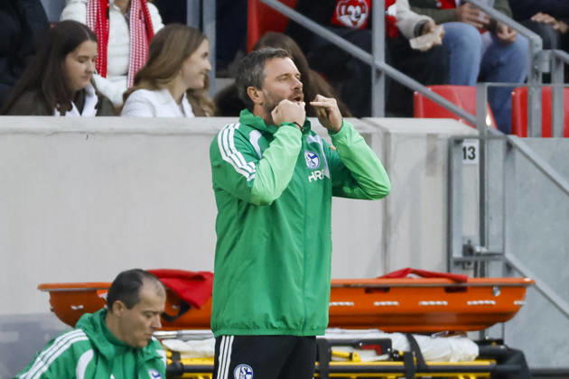 Miron Muslic, FC Schalke, Coach, Facial Expressions, Emotion, Germany, Soccer, Bundesliga 1, Matchday 5, 2026–2027, SC Freiburg vs. FC Schalke 04, October 11, 2026, Freiburg im Breisgau, Europa-Park Stadium, Germany Copyright: xGrantxHubbsx
