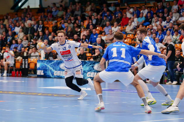 2nd Handball Bundesliga, Matchday 7: Dessau Roßlauer HV 06 vs. VfL Lübeck Schwartau; Einar Nickelsen, VfL Lübeck Schwartau, No. 42 on offense on October 11, 2026, at the Anhalt Arena, Dessau-Roßlau, Saxony-Anhalt, Dessau-Roßlau, Anhalt Arena, Saxony-Anhalt, Germany