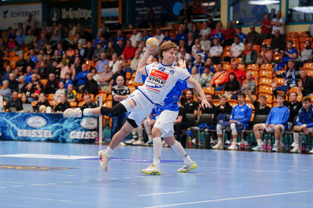 2nd Handball Bundesliga, Matchday 7: Dessau Roßlauer HV 06 vs. VfL Lübeck Schwartau; Magnus Holpert, VfL Lübeck Schwartau, 22 on a jump shot on October 11, 2026, at the Anhalt Arena, Dessau-Roßlau, Saxony-Anhalt, Dessau-Roßlau, Anhalt Arena, Saxony-Anhalt, Germany