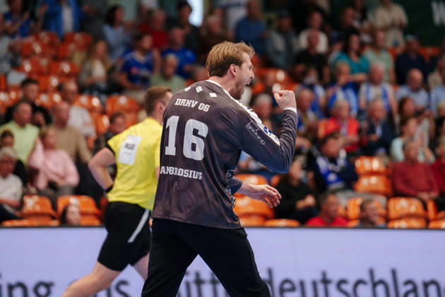 2nd Handball Bundesliga, Matchday 7: Dessau Roßlauer HV 06 vs. VfL Lübeck Schwartau, Philip Ambrosius, Dessau Roßlauer HV 06, 16 clenches his fist on October 11, 2026, at the Anhalt Arena, Dessau-Roßlau, Saxony-Anhalt, Dessau-Roßlau, Anhalt Arena, Saxony-Anhalt, Germany