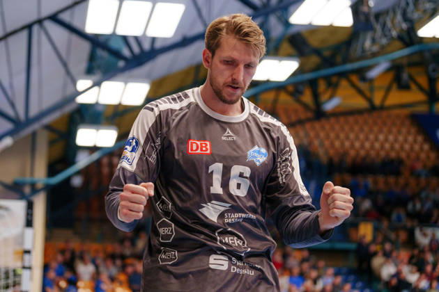 2nd Handball Bundesliga, Matchday 7: Dessau Roßlauer HV 06 vs. VfL Lübeck Schwartau, Philip Ambrosius, Dessau Roßlauer HV 06, 16 clenches his fists on October 11, 2026, at the Anhalt Arena, Dessau-Roßlau, Saxony-Anhalt, Dessau-Roßlau, Anhalt Arena, Saxony-Anhalt, Germany