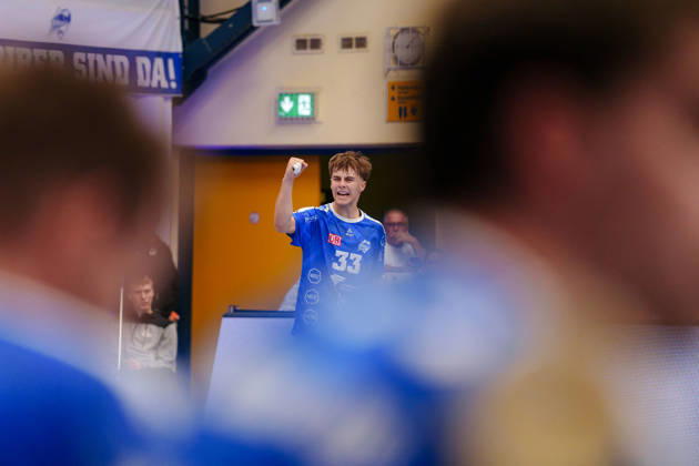 2nd Handball Bundesliga, Matchday 7: Dessau Roßlauer HV 06 vs. VfL Lübeck Schwartau, Simon Sirot, Dessau Roßlauer HV 06, 33 clenches his fist on October 11, 2026, at the Anhalt Arena, Dessau-Roßlau, Saxony-Anhalt, Dessau-Roßlau, Anhalt Arena, Saxony-Anhalt, Germany