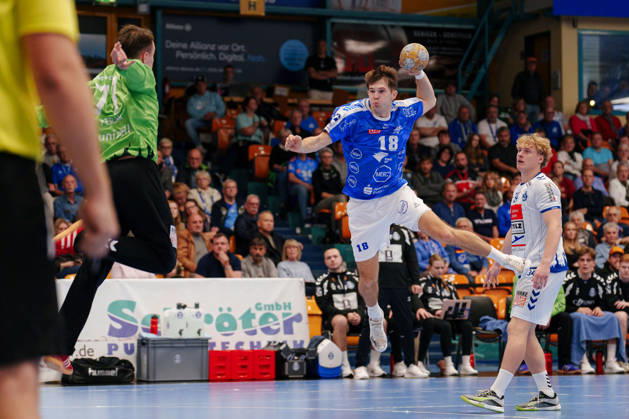 German Handball Bundesliga, Matchday 7: Dessau Roßlauer HV 06 vs. VfL Lübeck Schwartau; David Misovych of Dessau Roßlauer HV 06, 18, taking a jump shot on October 11, 2026, at the Anhalt Arena, Dessau-Roßlau, Saxony-Anhalt; Dessau-Roßlau, Anhalt Arena, Saxony-Anhalt, Germany