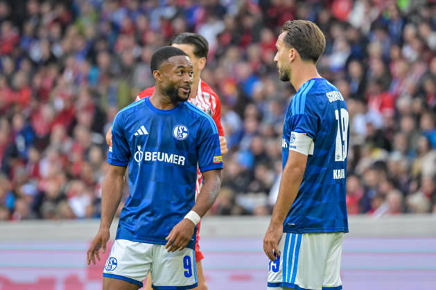 Moussa Sylla (FC Schalke 04, 09) and Kenan Karaman (FC Schalke 04, 19) are talking to each other. GER, SC Freiburg vs. Schalke 04, soccer, Bundesliga, Matchday 5, 2026–2027 season, October 11, 2026 DFL and DFB regulations prohibit any use of photographs as image sequences and or quasi-video GER, SC Freiburg vs. Schalke 04, soccer, Bundesliga, Matchday 5, 2026–2027 season, October 11, 2026, Freiburg Copyright: xEibner-Pressefotox EP_THS