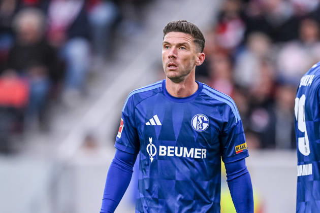 Robin Gosens of FC Schalke 04 looks on during the Bundesliga match between Sport Club Freiburg and FC Schalke 04 at Europa-Park Stadium on October 11, 2026, in Freiburg im Breisgau, Germany Photo by Harry Langer DeFodi Images Robin Gosens of FC Schalke 04 looks on during the Bundesliga match between Sport Club Freiburg and FC Schalke 04 at Europa Park Stadion on October 11, 2026, in Freiburg im Breisgau, Germany. Photo by Harry Langer, DeFodi Images. DFB and DFL regulations prohibit any use of photographs as image sequences and or quasi-video. Photo by Harry Langer, DeFodi Images. DFB and DFL regulations prohibit any use of photographs as imSEQUENCES AND OR QUASI-VIDEO