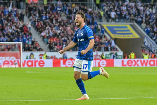Celebration following Adrian Gantenbein s goal to tie the score at 1-1, FC Schalke 04, 17 GER, SC Freiburg vs. Schalke 04, Soccer, Bundesliga, Matchday 5, 2026–2027 Season, October 11, 2026 DFL and DFB regulations prohibit any use of photographs as image sequences and or quasi-video GER, SC Freiburg vs. Schalke 04, Soccer, Bundesliga, Matchday 5, 2026–2027 Season, October 11, 2026, Freiburg Copyright: xEibner-Pressefotox EP_THS