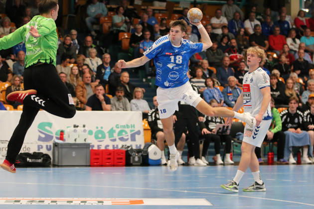 November 10, 2026 Men s Handball 2026–2027, 2nd Division, Matchday 7: Dessau Roßlauer HV 06 vs. VfL Lübeck Schwartau at Anhalt Arena, Dessau; David Misovych, Dessau, 18, wearing blue while taking a shot Dessau Roßlau Saxony-Anhalt Germany