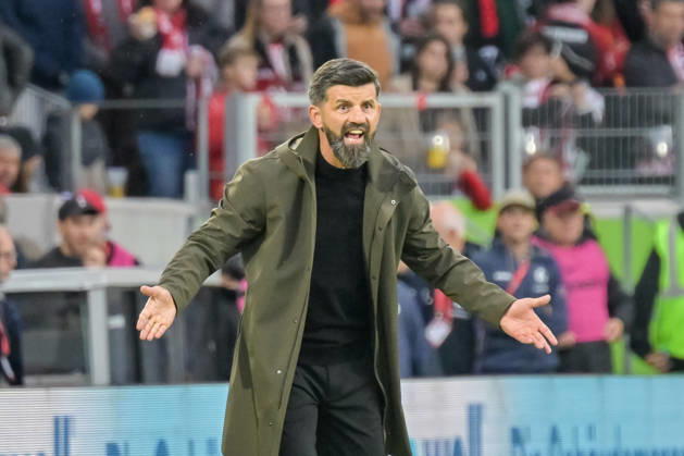 Miron Muslic, FC Schalke 04, Coach Showing Emotion (GER), SC Freiburg vs. Schalke 04, Soccer, Bundesliga, Matchday 5, 2026–2027 Season, October 11, 2026 DFL DFB regulations prohibit any use of photographs as image sequences and or quasi-video GER, SC Freiburg vs. Schalke 04, Soccer, Bundesliga, Matchday 5, 2026–2027 Season, October 11, 2026, Freiburg Copyright: xEibner-Pressefotox EP_THS