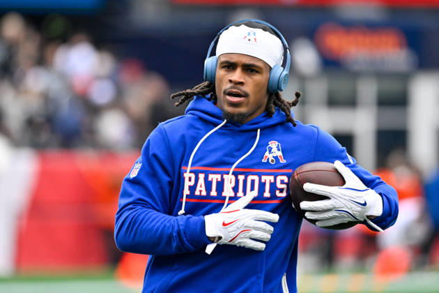 Oct 11, 2026; Foxborough, MA, USA; New England Patriots wide receiver DeMario Douglas (3) warms up before a game against the Las Vegas Raiders at Gillette Stadium. Mandatory Credit: -Cal Media Foxborough USA - ZUMAc04_ 20261011_zma_c04_021 Copyright: xEricxCanhax