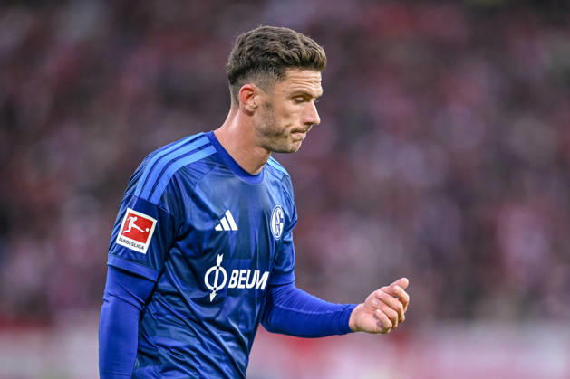 Robin Gosens of FC Schalke 04 gestures during the Bundesliga match between Sport Club Freiburg and FC Schalke 04 at Europa Park Stadion on October 11, 2026, in Freiburg im Breisgau, Germany Photo by Harry Langer DeFodi Images Robin Gosens of FC Schalke 04 gestures during the Bundesliga match between Sport Club Freiburg and FC Schalke 04 at Europa Park Stadion on October 11, 2026, in Freiburg im Breisgau, Germany Photo by Harry Langer DeFodi Images DFB and DFL regulations prohibit any use of photographs as image sequences and or quasi-video Photo by Harry Langer DeFodi Images DFB and DFL regulations prohibit any use of photographs as imSEQUENCES AND OR QUASI-VIDEO