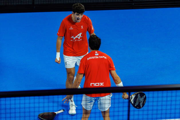 DÜSSELDORF, GERMANY - 11 OCTOBER 2026: Image shows the victory celebration of Arturo Coello (ESP) and Agustin Tapia (ARG) during CUPRA Germany Premier Padel P2 2026 Day 8: Finals at CASTELLO Düsseldorf on 11 10 2026 in Düsseldorf, Germany. Germany Copyright: xFröhlichxPascalx