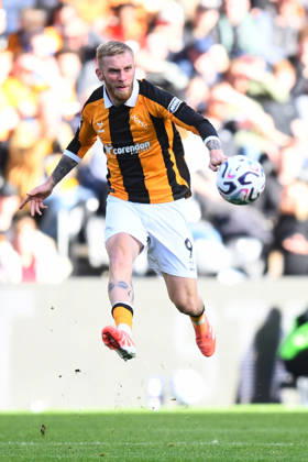 Hull City v Everton, Premier League Hull City forward Oliver McBurnie (9) during the Premier League match between Hull City and Everton at the MKM Stadium, Kingston upon Hull, UK on 11 October 2026. Kingston upon Hull MKM Stadium East Riding of Yorkshire UK Editorial use only DataCo restrictions apply See www.football-dataco.com , Copyright: xIanxLyallx PSI-24983-0091