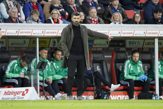 Miron Muslic, FC Schalke, Coach, Facial Expressions, Emotion, Germany, Soccer, Bundesliga 1, Matchday 5, 2026–2027, SC Freiburg vs. FC Schalke 04, October 11, 2026, Freiburg im Breisgau, Europa-Park Stadium, Germany Copyright: xGrantxHubbsx