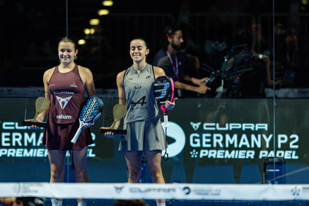 DÜSSELDORF, GERMANY - 11 OCTOBER 2026: Image shows the victory celebration of Martina Calvo (ESP) and Claudia Fernandez Sanchez (ESP) during CUPRA Germany Premier Padel P2 2026 Day 8: Finals at CASTELLO Düsseldorf on 11 10 2026 in Düsseldorf, Germany. Germany Copyright: xFröhlichxPascalx