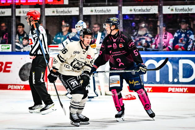 Goal celebration, cheers, joy from goal-scorer Tommy Pasanen, Grizzlys Wolfsburg, 16, GER, Iserlohn Roosters vs. Grizzlys Wolfsburg, ice hockey, Penny DEL, Matchday 8, 2026–2027 season, October 11, 2026, GER, Iserlohn Roosters vs. Grizzlys Wolfsburg, ice hockey, Penny DEL, Matchday 8, 2026–2027 season, October 11, 2026, Iserlohn Copyright: xJonasxBrockmann Eibner-Pressefotox EP_JBN