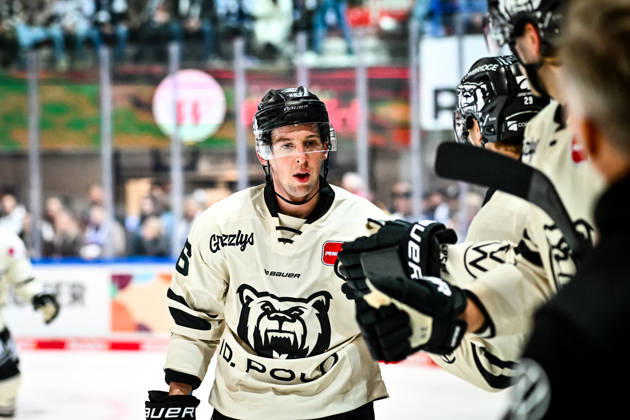 Goal celebration, cheers, joy from goal-scorer Tommy Pasanen, Grizzlys Wolfsburg, 16, GER, Iserlohn Roosters vs. Grizzlys Wolfsburg, ice hockey, Penny DEL, Matchday 8, 2026–2027 season, October 11, 2026, GER, Iserlohn Roosters vs. Grizzlys Wolfsburg, ice hockey, Penny DEL, Matchday 8, 2026–2027 season, October 11, 2026, Iserlohn Copyright: xJonasxBrockmann Eibner-Pressefotox EP_JBN