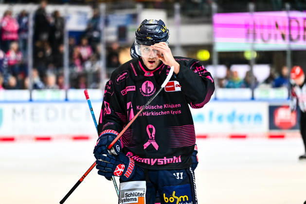 Peter Spornberger, Iserlohn Roosters, 50, GER, Iserlohn Roosters vs. Grizzlys Wolfsburg, Ice Hockey, Penny DEL, Matchday 8, 2026–2027 Season, October 11, 2026, GER, Iserlohn Roosters vs. Grizzlys Wolfsburg, Ice Hockey, Penny DEL, Matchday 8, 2026–2027 Season, October 11, 2026, Iserlohn Copyright: xJonasxBrockmann Eibner-Pressefotox EP_JBN