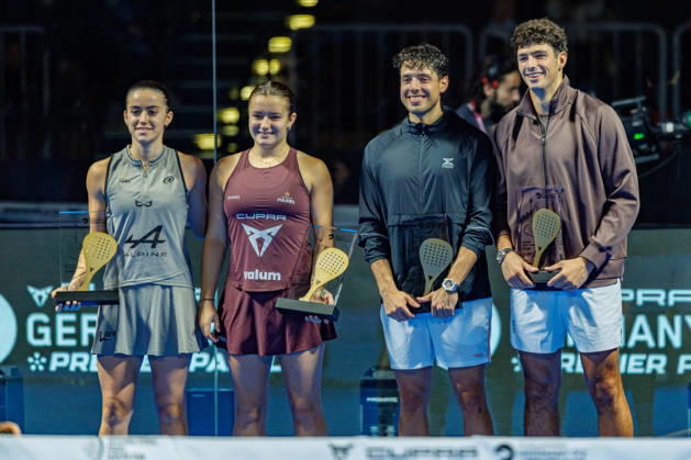 DÜSSELDORF, GERMANY - 11 OCTOBER 2026: Image shows the victory celebration of Arturo Coello (ESP) and Agustin Tapia (ARG), Martina Calvo (ESP) and Claudia Fernandez Sanchez (ESP) during CUPRA Germany Premier Padel P2 2026 Day 8: Finals at CASTELLO Düsseldorf on 11 10 2026 in Düsseldorf, Germany. Germany Copyright: xFröhlichxPascalx