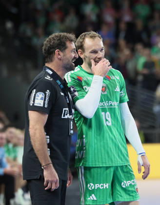 GER HBL 2026–2027 Season: Füchse Berlin vs. TBV Lemgo, October 11, 2026, MAX SCHMELING HALLE, Berlin, No chit-chat on the sidelines, Florian KEHRMANN, TBV Lemgo Lippe coach, and Mathias GIDSEL, Füchse Berlin 19