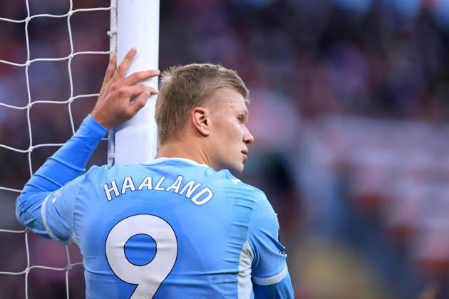 Liverpool gegen Manchester City, 11. Oktober 2026, Premier League, Liverpool gegen Manchester City: Erling Haaland von Manchester City lehnt sich an den Torpfosten. Foto: Simon Stacpoole, Abseits, Liverpool, Großbritannien Copyright: xSimonxStacpoolexOffside
