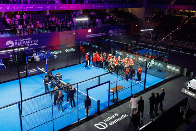DÜSSELDORF, GERMANY - 11 OCTOBER 2026: Image shows award ceremony with the Ball crew and workers during CUPRA Germany Premier Padel P2 2026 Day 8: Finals at CASTELLO Düsseldorf on 11 10 2026 in Düsseldorf, Germany. Germany Copyright: xFröhlichxPascalx