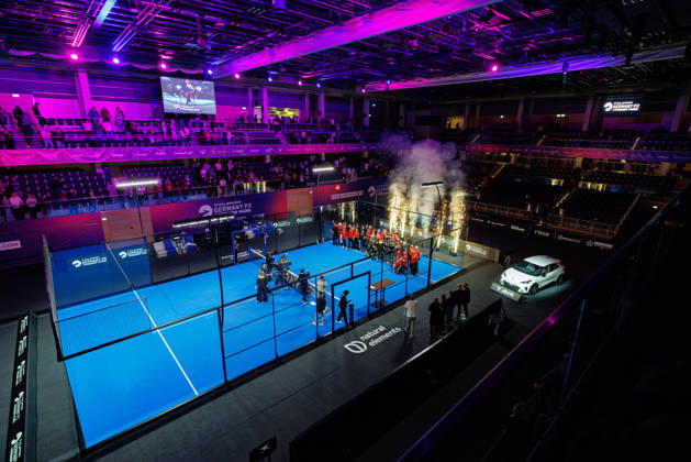 DÜSSELDORF, GERMANY - 11 OCTOBER 2026: Image shows award ceremony with the Ball crew and workers during CUPRA Germany Premier Padel P2 2026 Day 8: Finals at CASTELLO Düsseldorf on 11 10 2026 in Düsseldorf, Germany. Germany Copyright: xFröhlichxPascalx