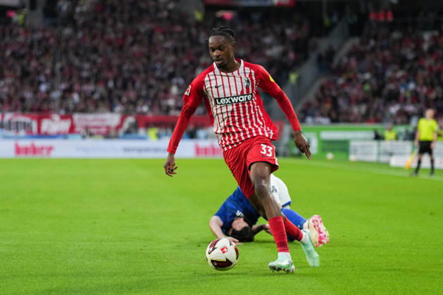 1 Bundesliga: SC Freiburg vs. FC Schalke 04, October 11, 2026—A tackle between Adrian Gantenbein (FC Schalke 04, No. 17) and Jordy Makengo (SC Freiburg, No. 33). 1 Bundesliga: SC Freiburg vs. FC Schalke 04, Europa-Park Stadium, October 11, 2026 DFB and DFL regulations prohibit any use of photographs as image sequences and or quasi-video. Copyright: xBEAUTIFULxSPORTS Boscox