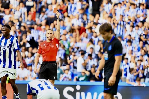 ESP LaLiga EA Sports: Real Sociedad RC vs. Deportivo La Coruna—Referee shows a red card to Lorenzo Amatucci of Real Sociedad during the LaLiga EA Sports match between Real Sociedad RC and Deportivo La Coruna played at Anoeta Stadium in Gipuzkoa on October 11, 2026, in Spain. Spanish Soccer Copyright: xAgenciaxLOFx