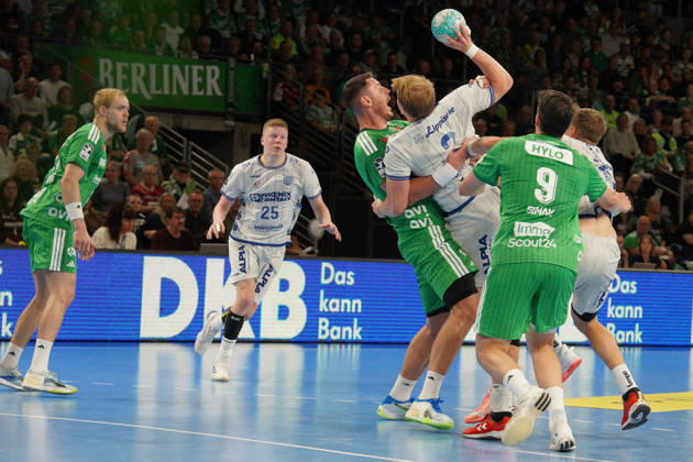 Pictured: A one-on-one battle on October 11, 2026, between Füchse Berlin and TVB Lemgo Lippe, HBL, Handball Bundesliga, 2026–27 season, Max Schmeling Halle Copyright: HMBxMedia xPascalxSpanehl