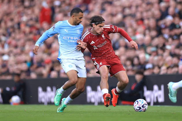 Liverpool gegen Manchester City, 11. Oktober 2026, Premier League: Liverpool gegen Manchester City – Iliman Ndiaye von Manchester City und Milos Kerkez von Liverpool. Foto: Simon Stacpoole. Abseits. Liverpool, Großbritannien Copyright: xSimonxStacpoolexOffside