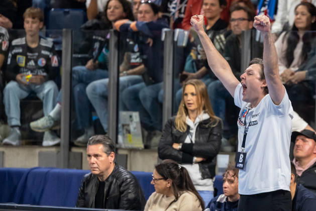 Celebration at Johannes Sellin HC Erlangen, Head Coach GER, HC Erlangen vs. MT Melsungen, Handball, Opel Handball Bundesliga, Matchday 8, 2026–2027 Season, October 11, 2026, GER, HC Erlangen vs. MT Melsungen, Handball, Opel Handball Bundesliga, Matchday 8, 2026–2027 season, October 11, 2026, Nuremberg Copyright: xEibner-Pressefoto ArdanxFuessmanx EP_AFN